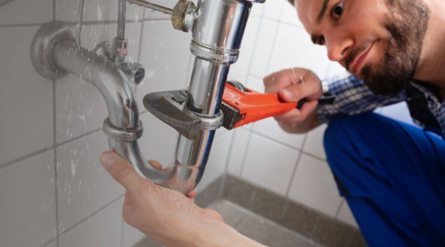 Local annual plumbing maintenance in Gonzales, TX